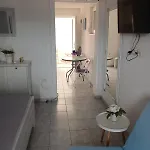 Anita *