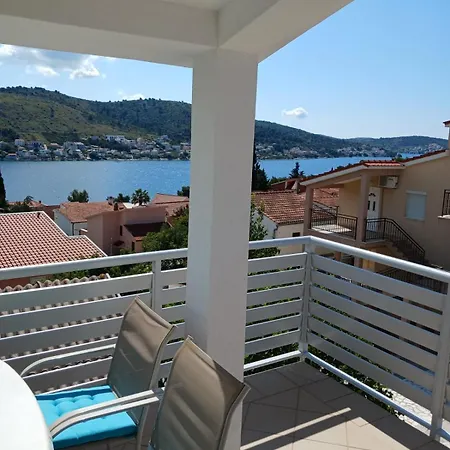 Anita Apartman Rogoznica